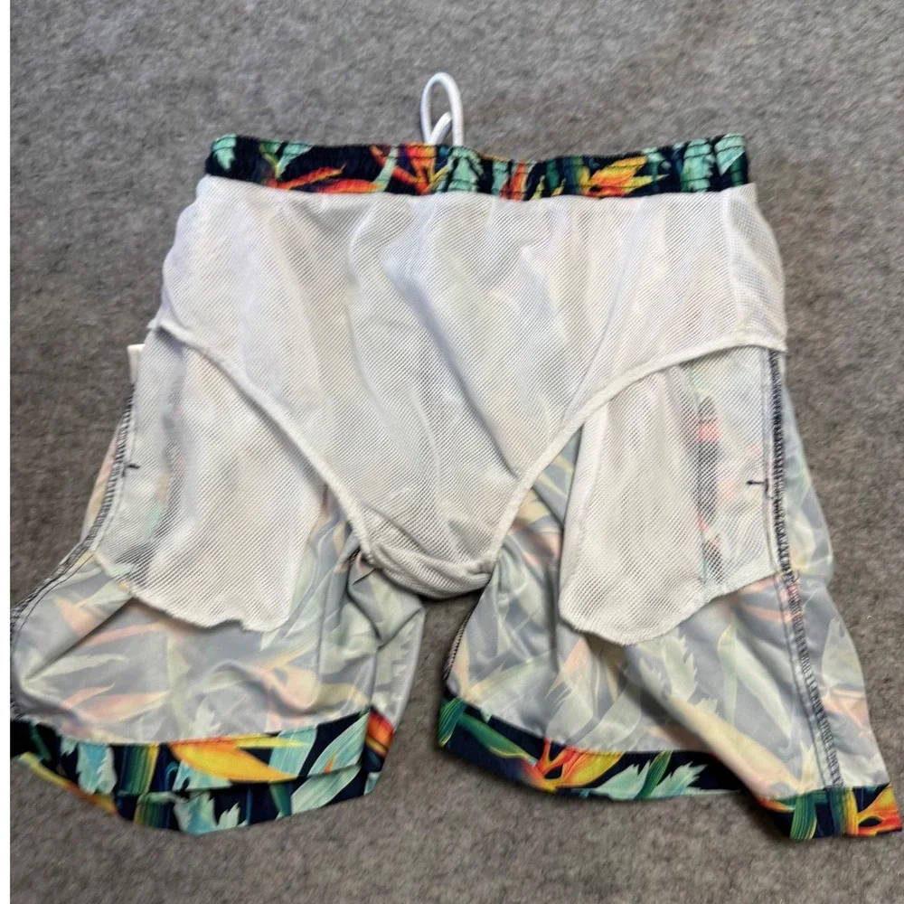 Trunks Surf & Swim Co Mens Medium Swim Trunks Navy Tropical Bird of Paradise